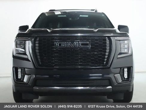Used 2023 GMC Yukon XL Denali Ultimate AWD/4WD image 13