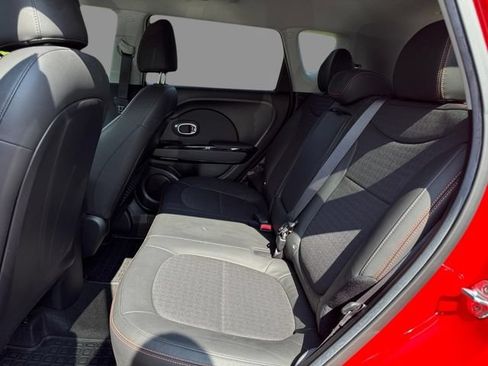 Used 2018 Kia Soul ! FWD image 13