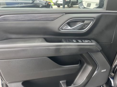 Used 2023 GMC Yukon SLT w/ Max Trailering Package AWD/4WD image 24