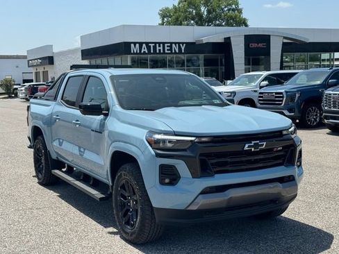 Used 2026 Chevrolet Colorado Z71 w/ Midnight Edition AWD/4WD image 8