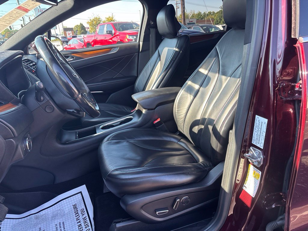 Used 2019 Lincoln MKC Select w/ Select Plus Package FWD image 17