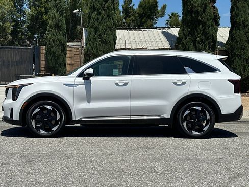 Used 2025 Kia Sorento EX AWD/4WD image 7