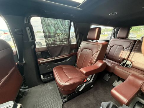 Used 2022 Ford Expedition Max Limited AWD/4WD image 23