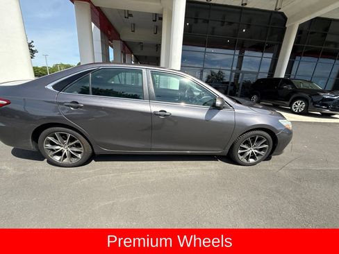 Used 2015 Toyota Camry XSE FWD image 6