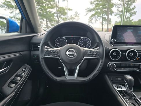 Used 2024 Nissan Sentra SV FWD image 13