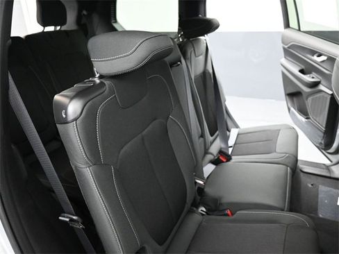 New 2025 Jeep Grand Cherokee L Laredo image 22