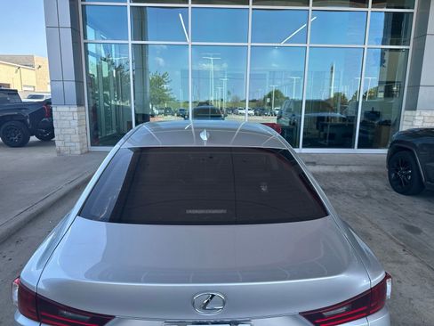 Used 2016 Lexus IS 300 AWD image 16
