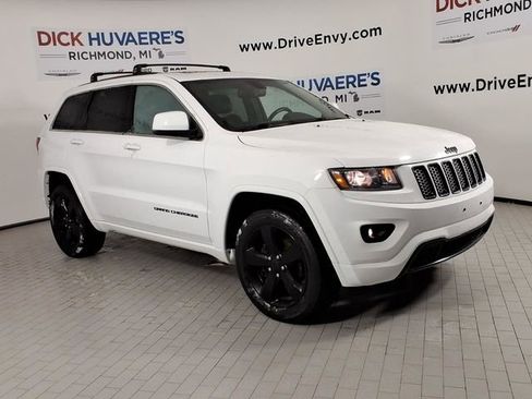 Used 2015 Jeep Grand Cherokee Altitude image 3