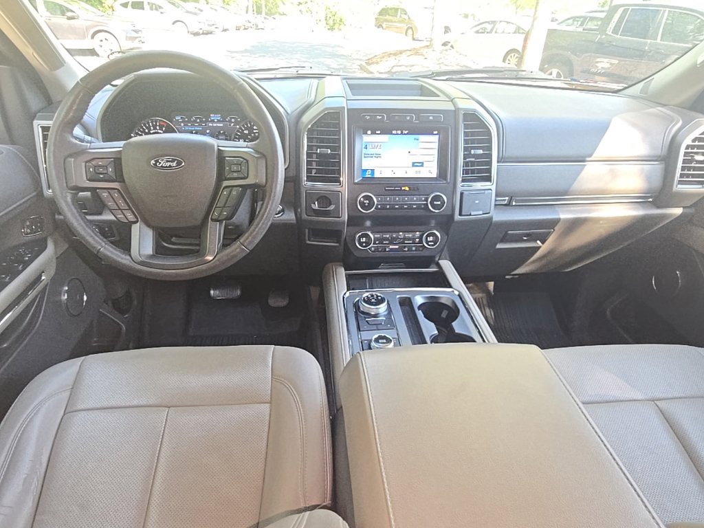 Used 2019 Ford Expedition XLT w/ Equipment Group 202A AWD/4WD image 18