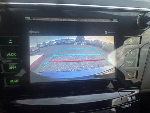 Used 2015 Toyota Prius V Five image 18