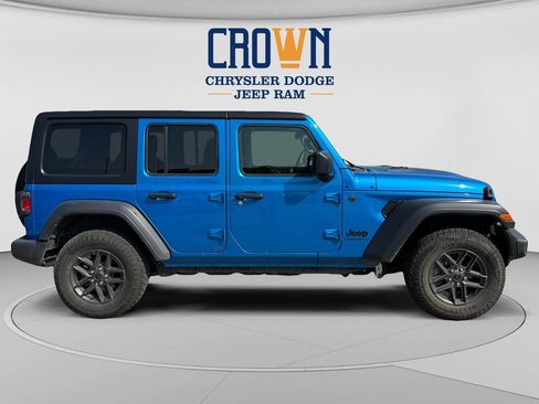 Used 2024 Jeep Wrangler Unlimited Sport AWD/4WD image 2