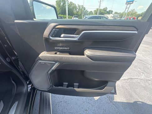 Used 2025 Chevrolet Silverado 1500 High Country AWD/4WD image 19