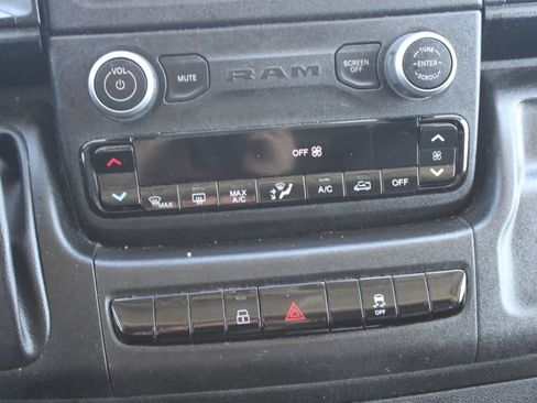 Used 2025 RAM ProMaster 2500 w/ Convenience Group FWD image 16