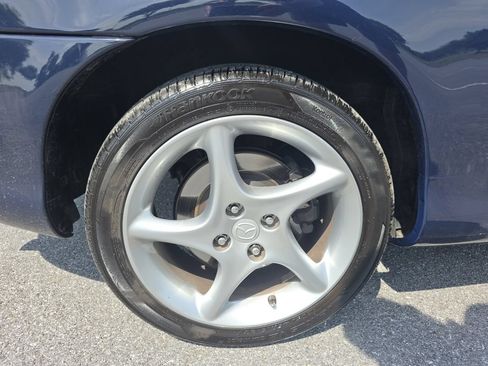 Used 2001 MAZDA MX-5 Miata RWD image 26