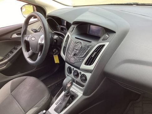 Used 2014 Ford Focus SE FWD image 19
