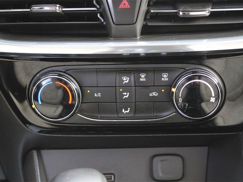 Used 2024 Buick Encore GX Sport Touring image 14