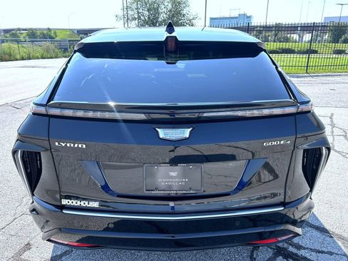 Certified 2024 Cadillac Lyriq Luxury AWD/4WD image 13