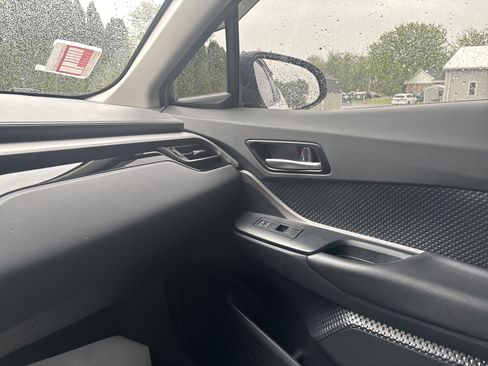 Used 2021 Toyota C-HR LE FWD image 22