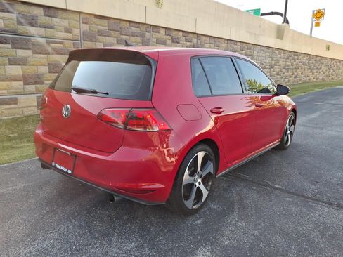 Used 2017 Volkswagen GTI SE FWD image 10