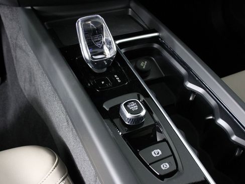 New 2026 Volvo XC60 B5 Plus w/ Climate Package PRO image 7