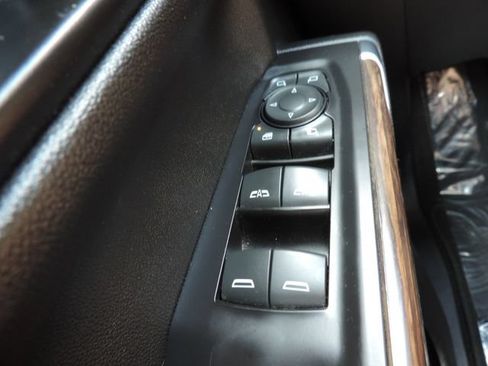 Used 2020 Chevrolet Silverado 1500 High Country w/ Technology Package AWD/4WD image 28