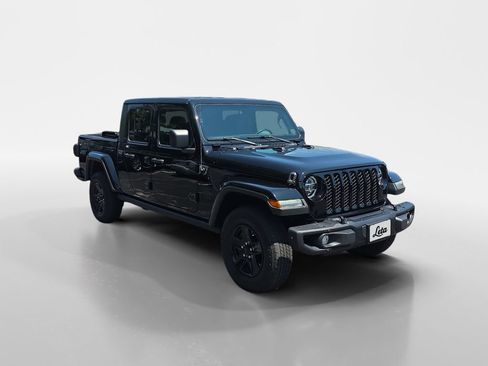 Used 2021 Jeep Gladiator Sport AWD/4WD image 2