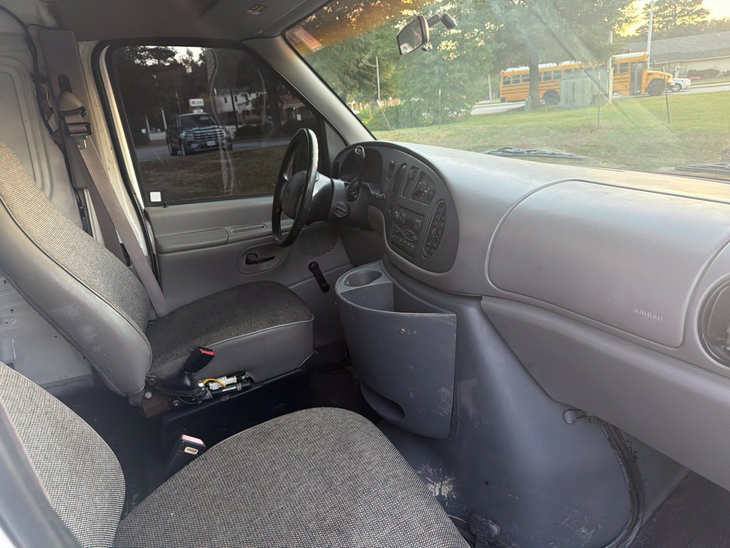 Used 1997 Ford E-150 and Econoline 150 RWD image 10