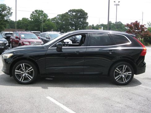Used 2019 Volvo XC60 T5 Momentum w/ Premium Package FWD image 4