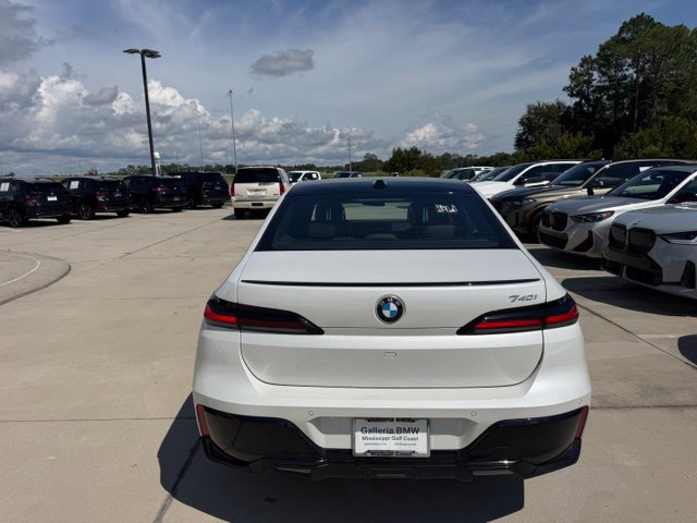 Used 2026 BMW 740i w/ Premium Package RWD image 7