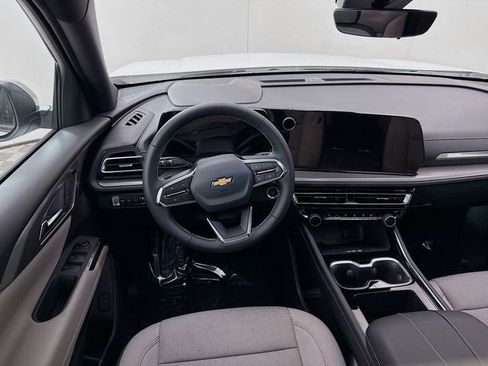 New 2026 Chevrolet Traverse LT w/ Sun and Wheel Package image 24