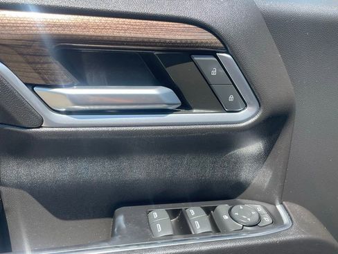 Used 2022 Chevrolet Silverado 1500 LT w/ Protection Package AWD/4WD image 28