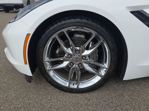 Used 2018 Chevrolet Corvette Stingray Convertible w/ 2LT Preferred Equipment Group RWD image 11