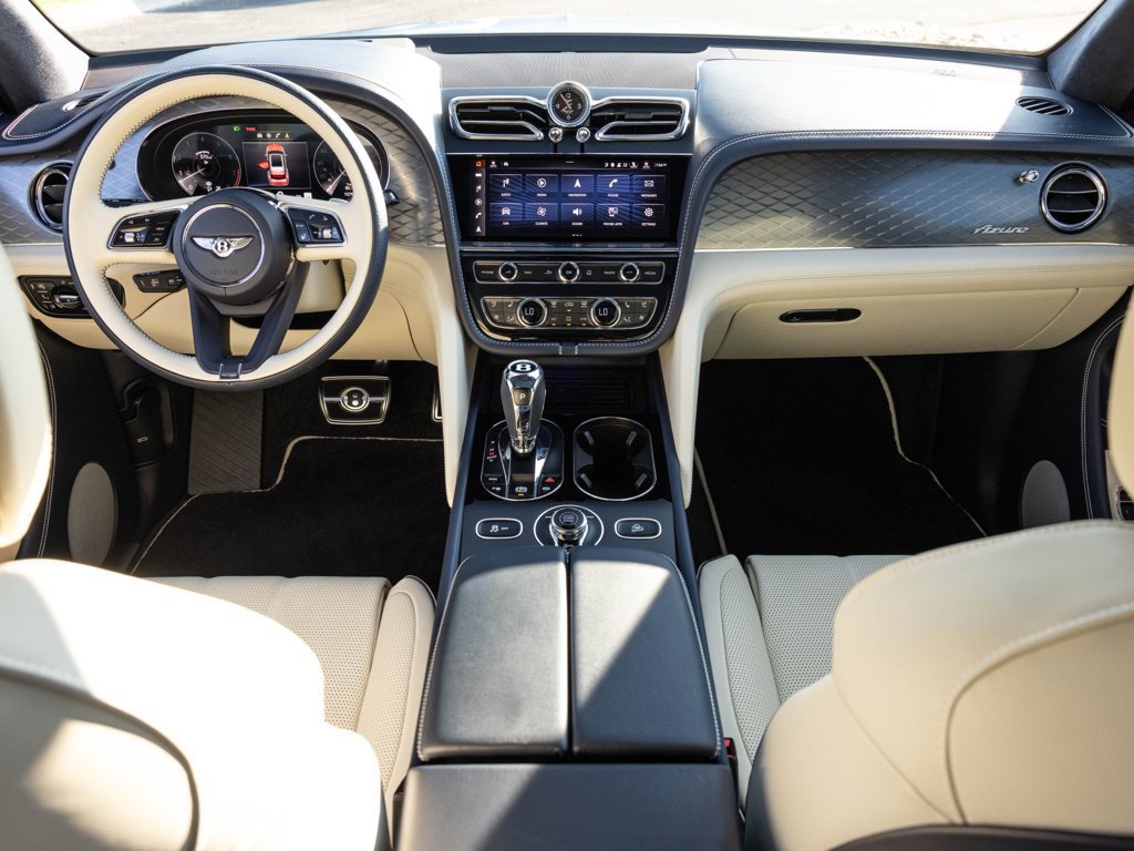 Used 2023 Bentley Bentayga AWD/4WD image 2