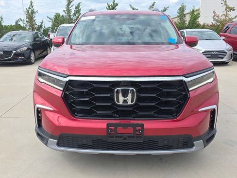 Used 2025 Honda Pilot Elite image 8