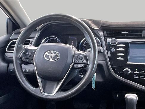 Used 2019 Toyota Camry LE FWD image 6