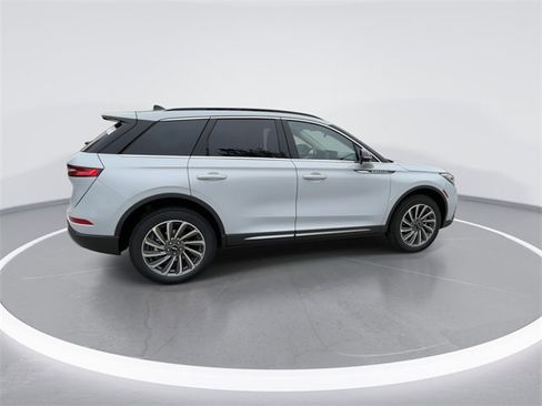 New 2026 Lincoln Corsair Reserve image 9