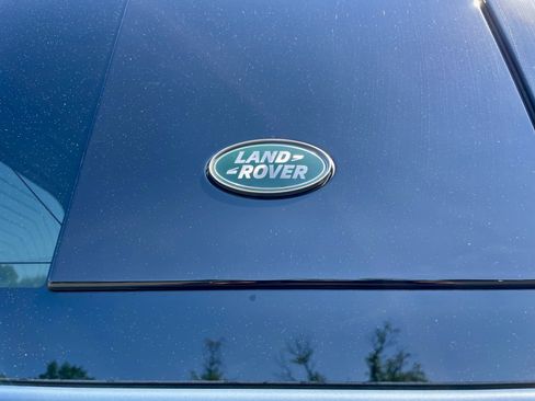 Used 2024 Land Rover Defender 110 X-Dynamic SE AWD/4WD image 38