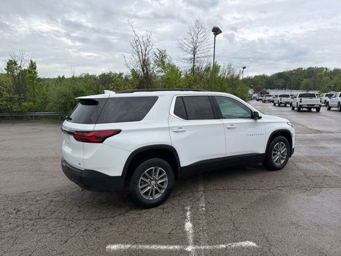 Used 2023 Chevrolet Traverse LT AWD/4WD image 3