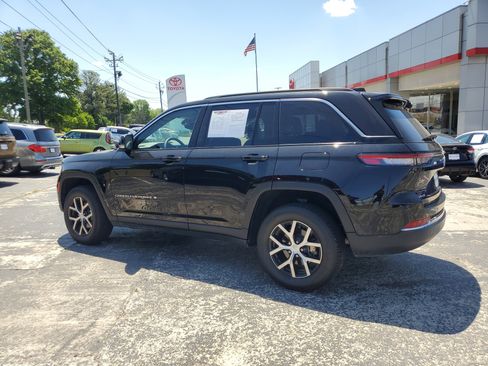 Used 2024 Jeep Grand Cherokee Limited AWD/4WD image 4