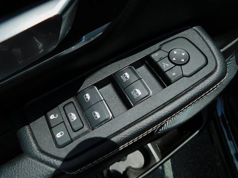 Used 2025 RAM 1500 Laramie image 27