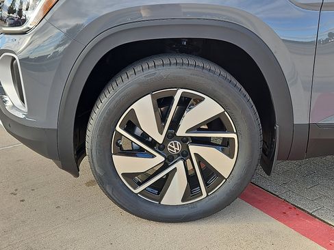 New 2026 Volkswagen Atlas SE image 6