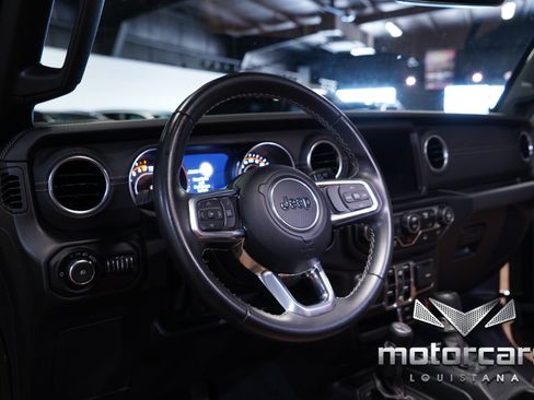 Used 2022 Jeep Wrangler Unlimited Sahara w/ LED Lighting Group AWD/4WD image 26
