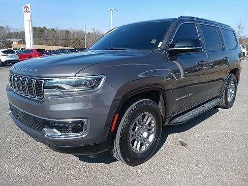 Used 2023 Jeep Wagoneer 2WD image 7