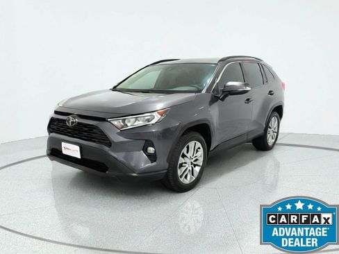Used 2020 Toyota RAV4 XLE Premium image 2