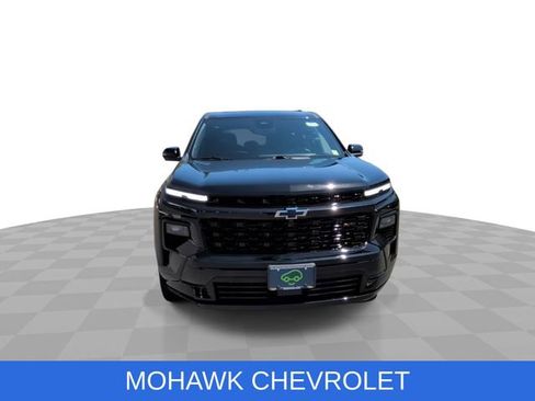 Used 2024 Chevrolet Traverse RS AWD/4WD image 3