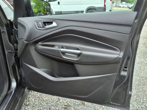 Used 2017 Ford C-MAX Energi SE image 11