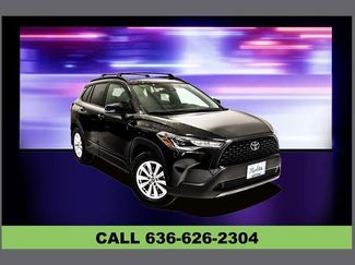 Used 2022 Toyota Corolla Cross LE video 1