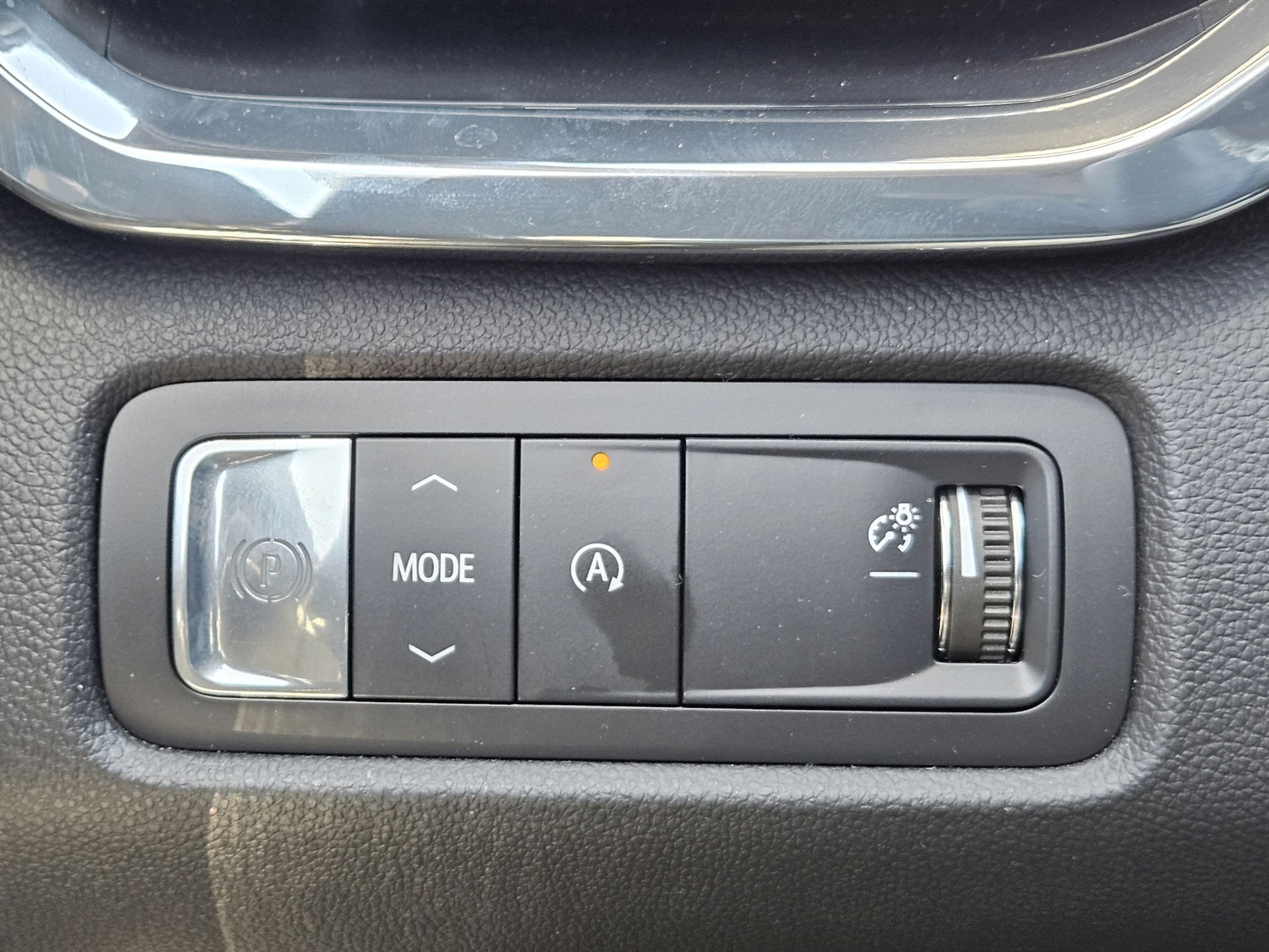 Used 2024 GMC Acadia Denali w/ LPO, Floor Liner Package FWD image 21