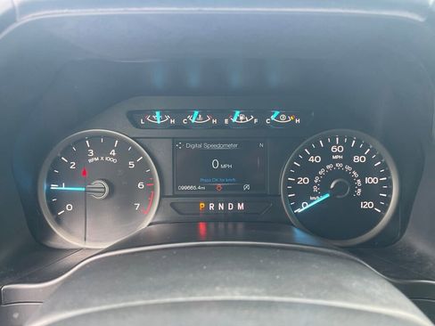 Used 2019 Ford F150 XLT w/ Equipment Group 302A Luxury AWD/4WD image 19
