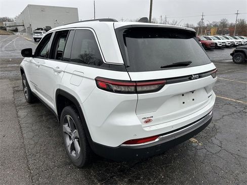 Used 2023 Jeep Grand Cherokee Limited image 8